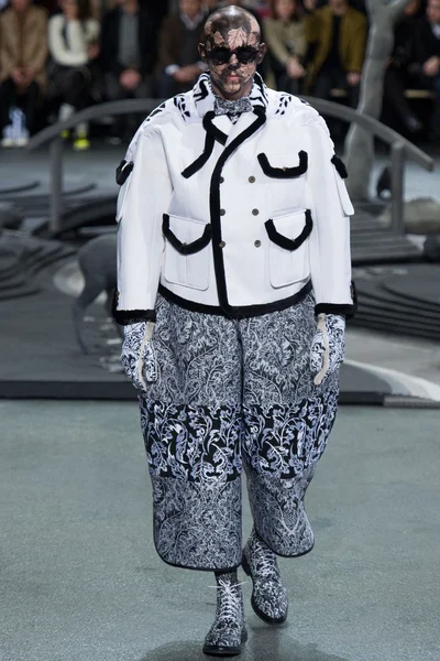 Look 39